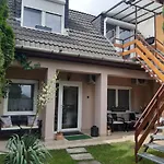 Mokka Apartman Hotell *