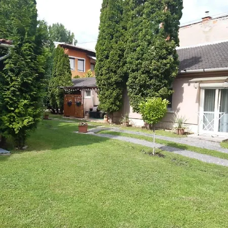 Mokka Apartman Отель