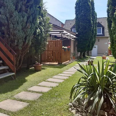 Отель Mokka Apartman *
