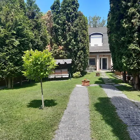 Отель Mokka Apartman *