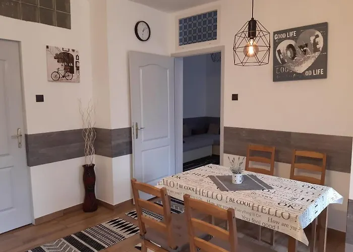 Mokka Apartman * Эгер