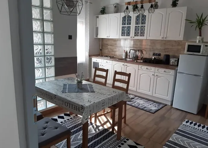 Mokka Apartman Отель *