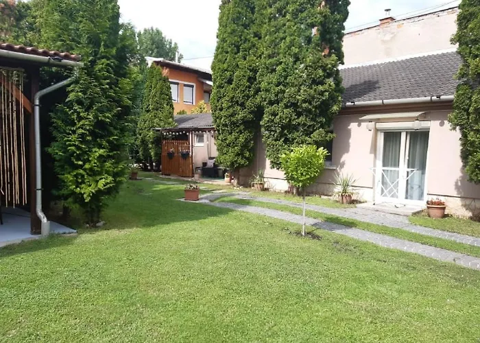 Mokka Apartman Отель