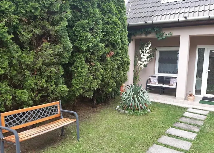 Mokka Apartman Отель *